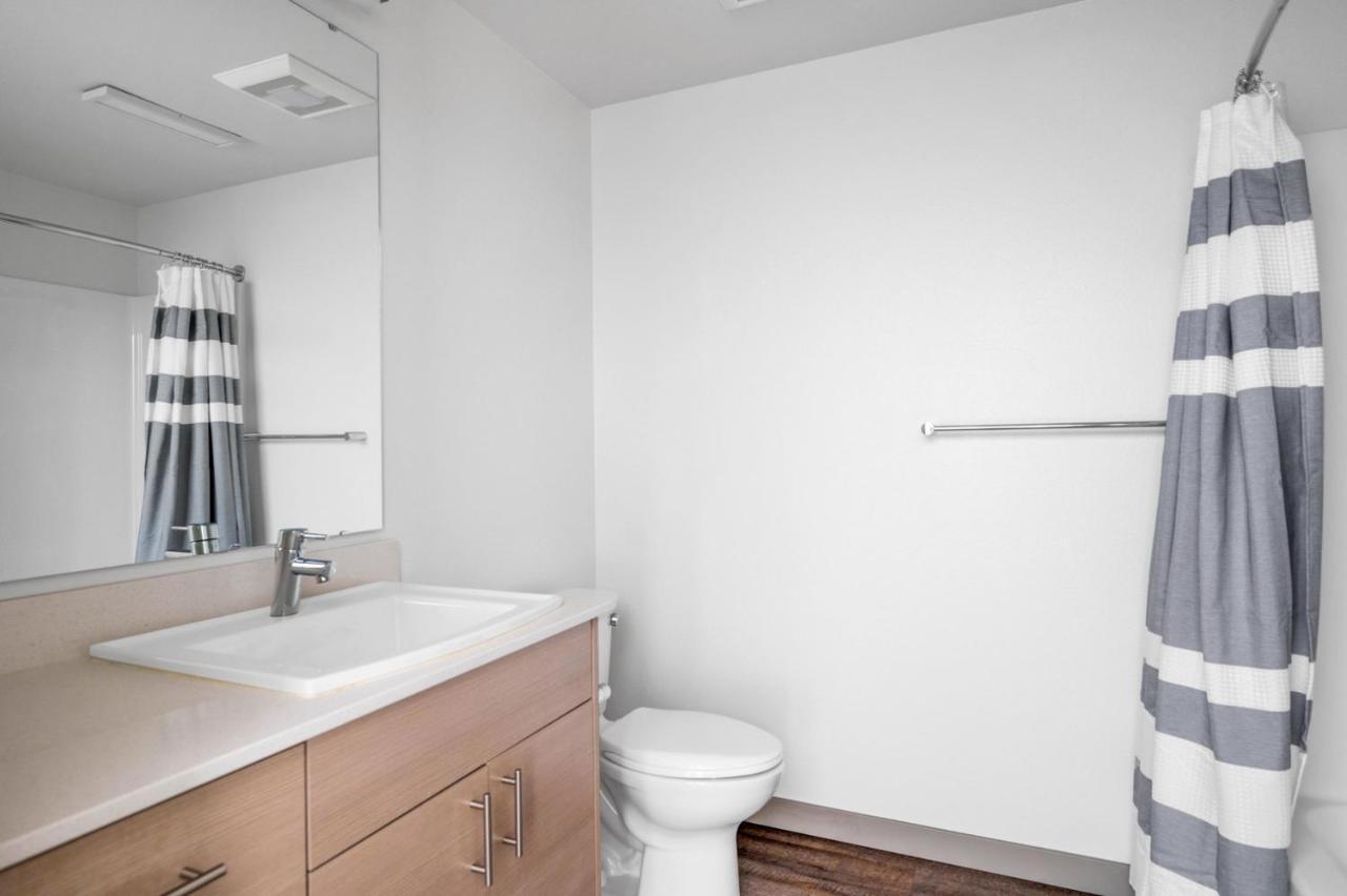 Columbia City Studio W Wd Gym Nr Light Rail Sea-345 *