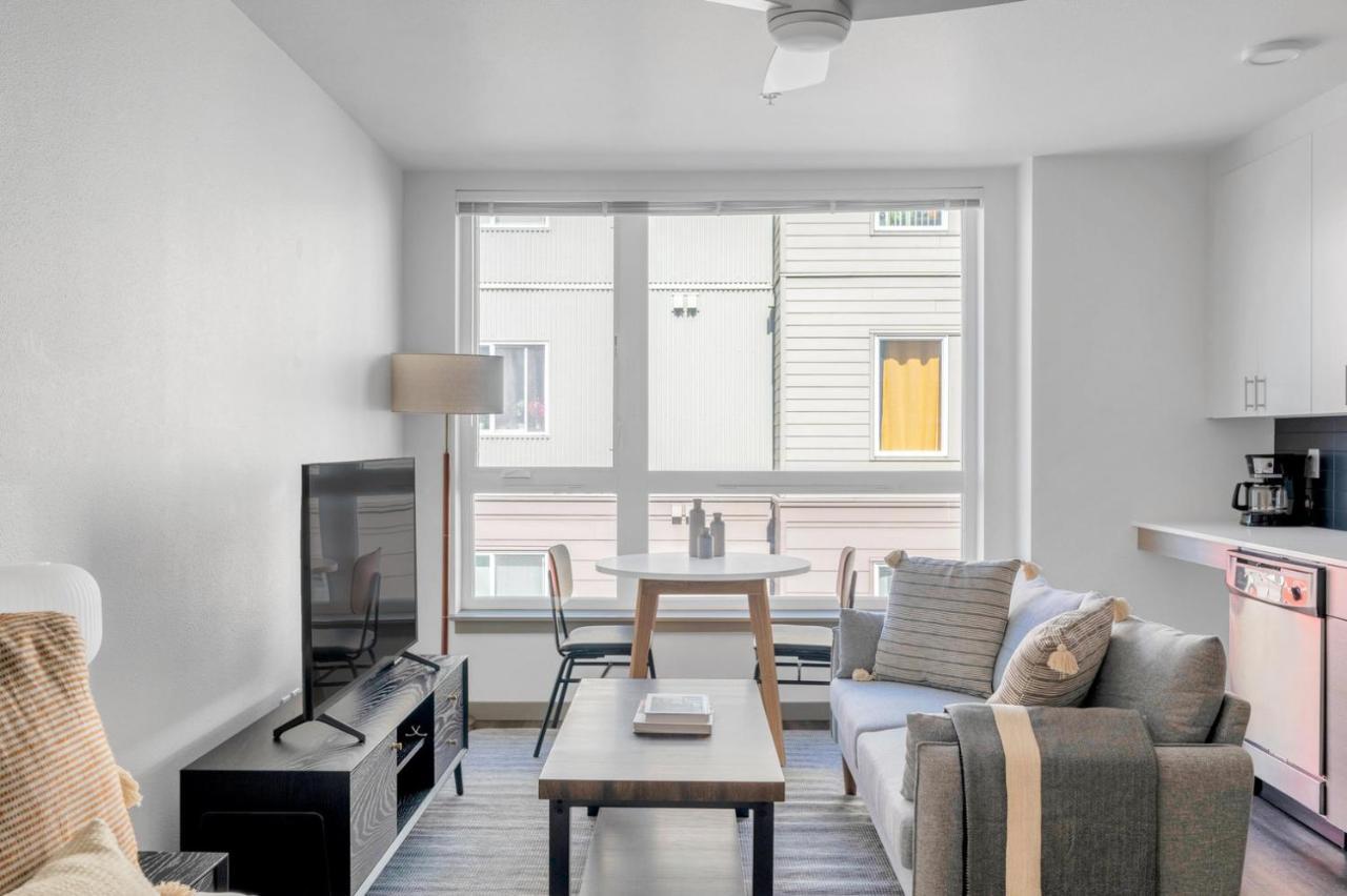 Columbia City Studio W Wd Gym Nr Light Rail Sea-345 Apartment *